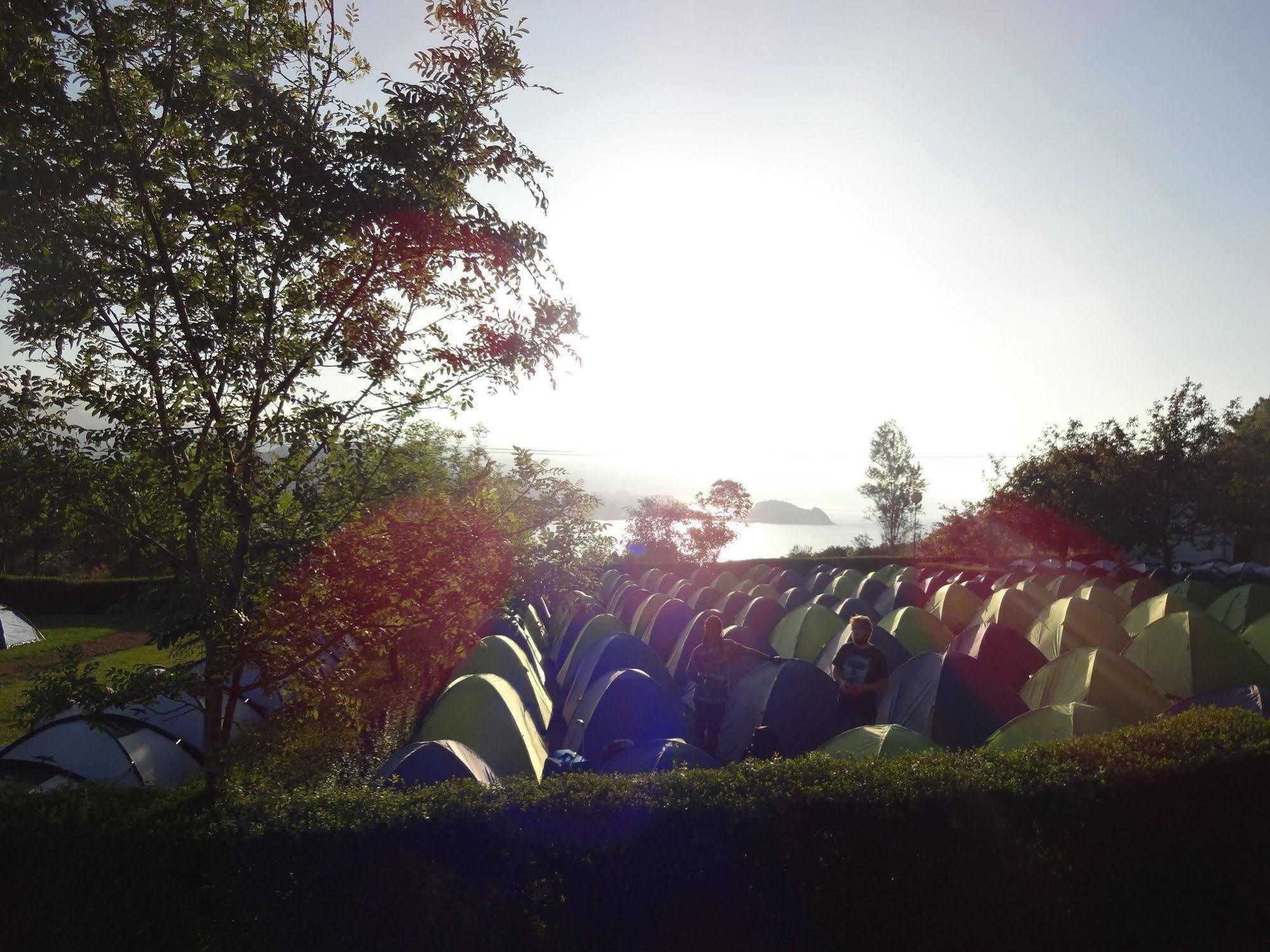 Zarautz Beachside Surf Camp Exterior foto