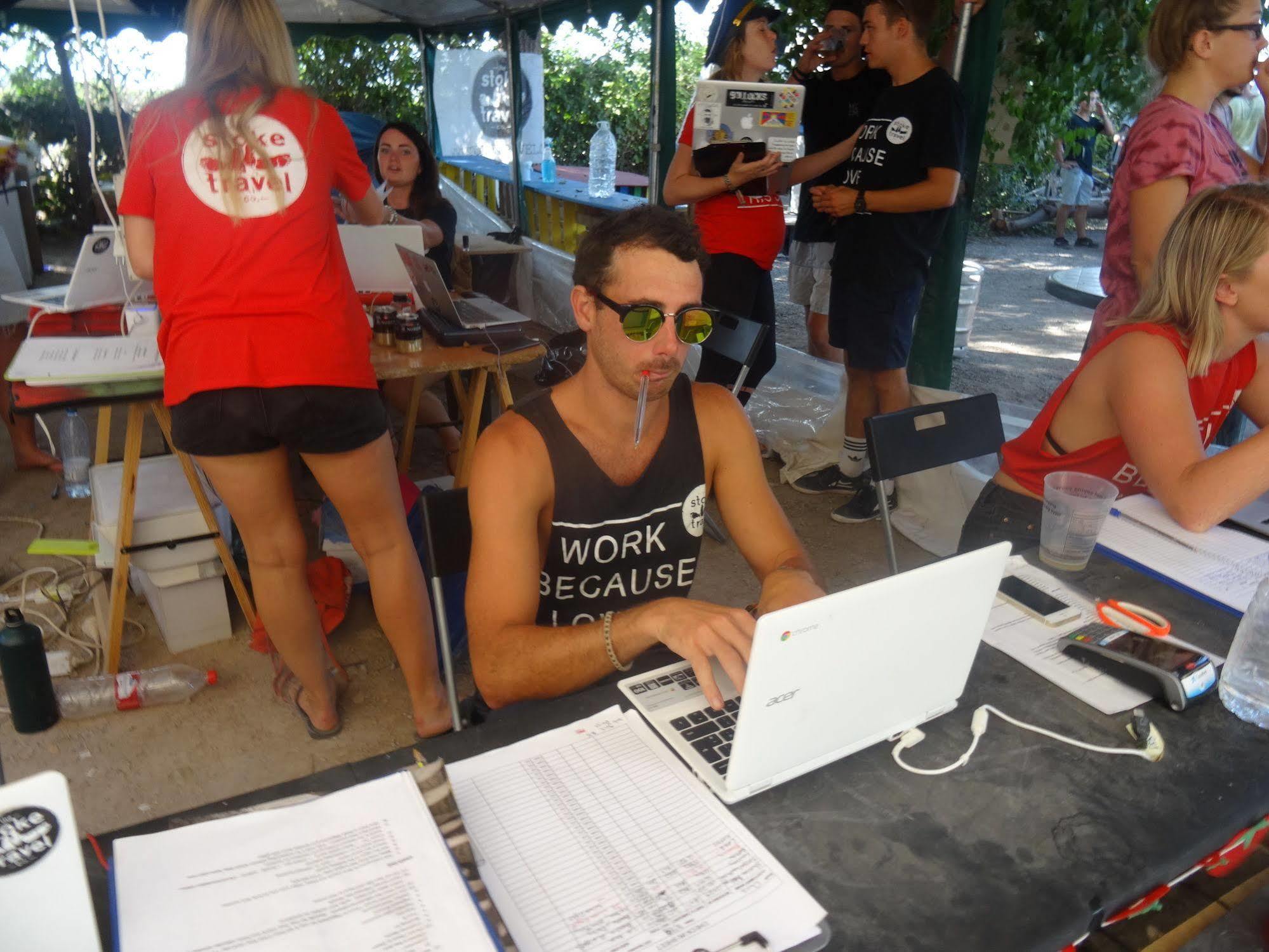 Zarautz Beachside Surf Camp Exterior foto